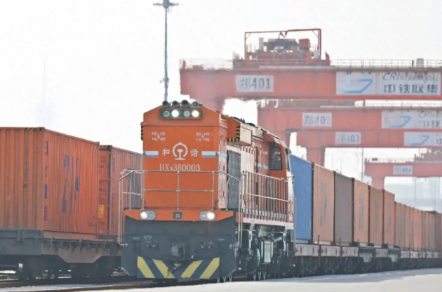 From January to April, a total of 6184 China Europe freight trains were operated, sending 675000 TEUs of goods