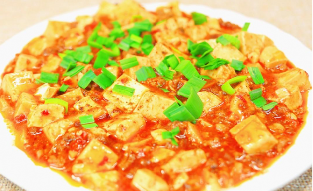 The home-style method of Mapo tofu is delicious, tender and not broken